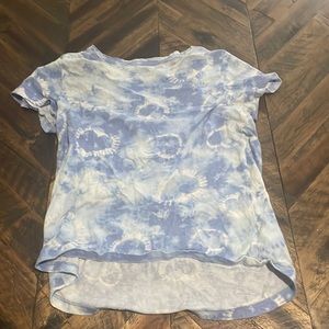 Old Navy T-shirt girls size 10 blue cloud pattern with hearts